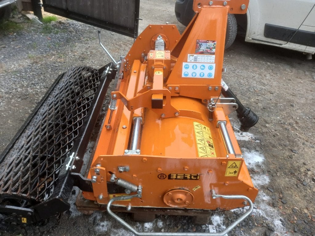 BERTI IS/L Stone burier *** ZO GOED ALS NIEUW ***, Doe-het-zelf en Verbouw, Gereedschap | Freesmachines, Ophalen, Benzine, Zo goed als nieuw
