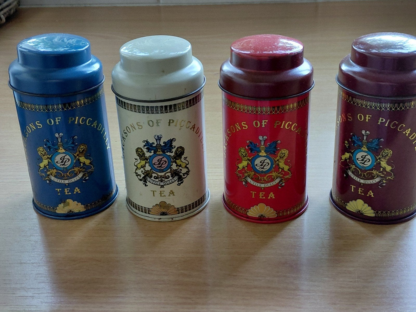 4 theeblikjes met deksel, van blik, Ophalen of Verzenden, Gebruikt, Thee, Overige merken