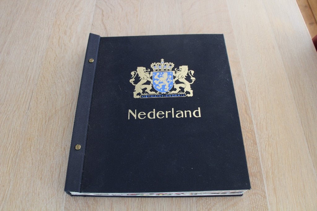 Postzegelalbum Nederland 2000 - 2013, Ophalen of Verzenden, Na 1940, Postfris