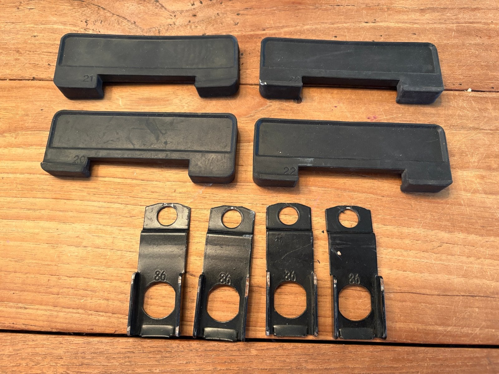Thule Dakdrager Rubbers en Bevestigingsclips (Gebruikt), Auto diversen, Dakdragers, Ophalen of Verzenden, Gebruikt