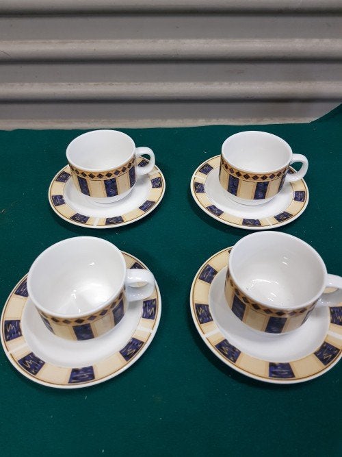 Kop en schotel, 4 stuks, wit met geel/blauwe decoratie, Ophalen of Verzenden, 'T Olde Gre-j, Info@toldegrej.nl, Endepoelstraat 20f Didam