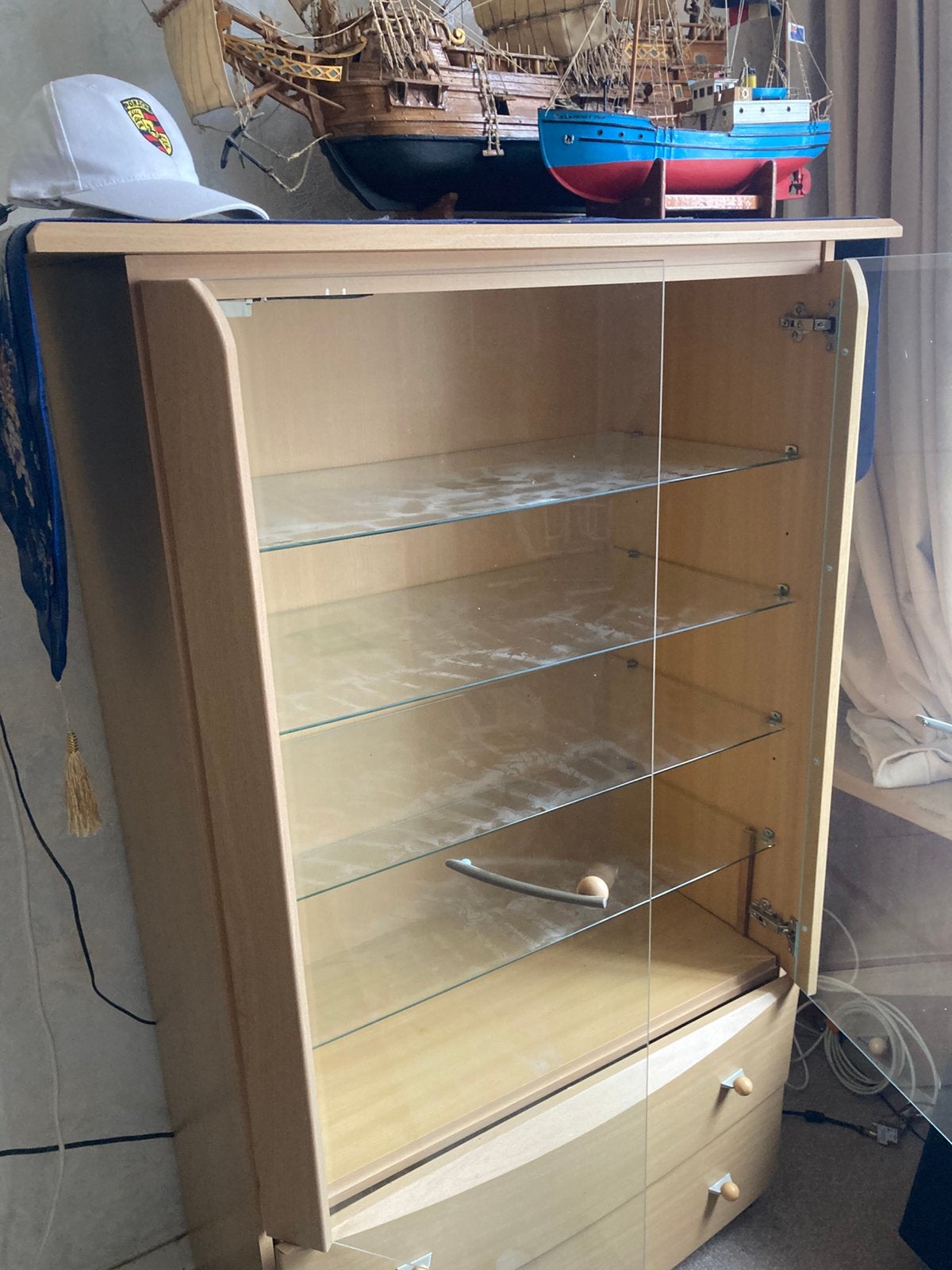 Mooie grote vitrine kast, Ophalen, Gebruikt, Met deur(en), Glas