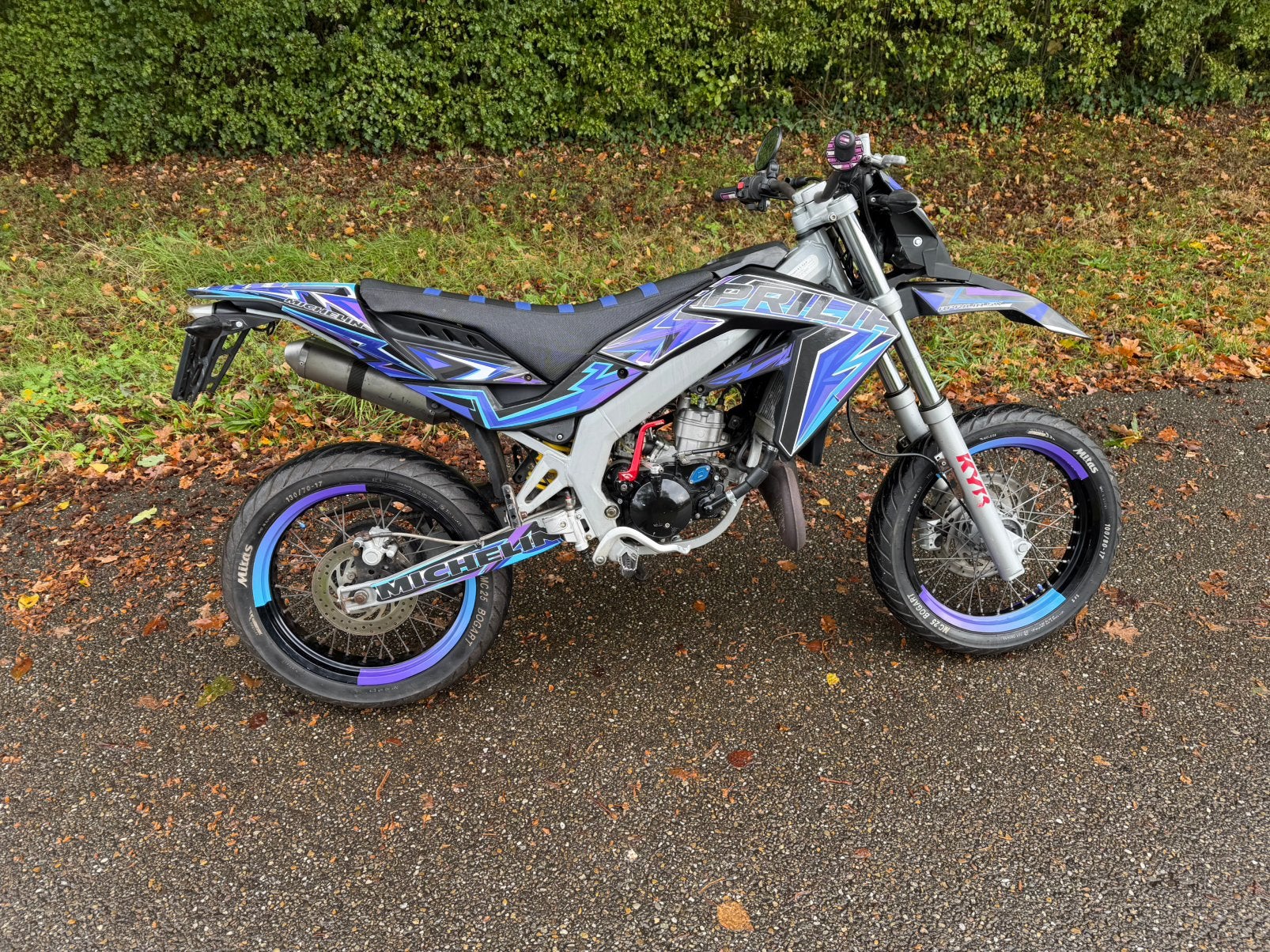 Zeer nete Aprilia SX 70cc met geldig kenteken, Fietsen en Brommers, Ophalen, Maximaal 45 km/u, 70 cc, Zo goed als nieuw