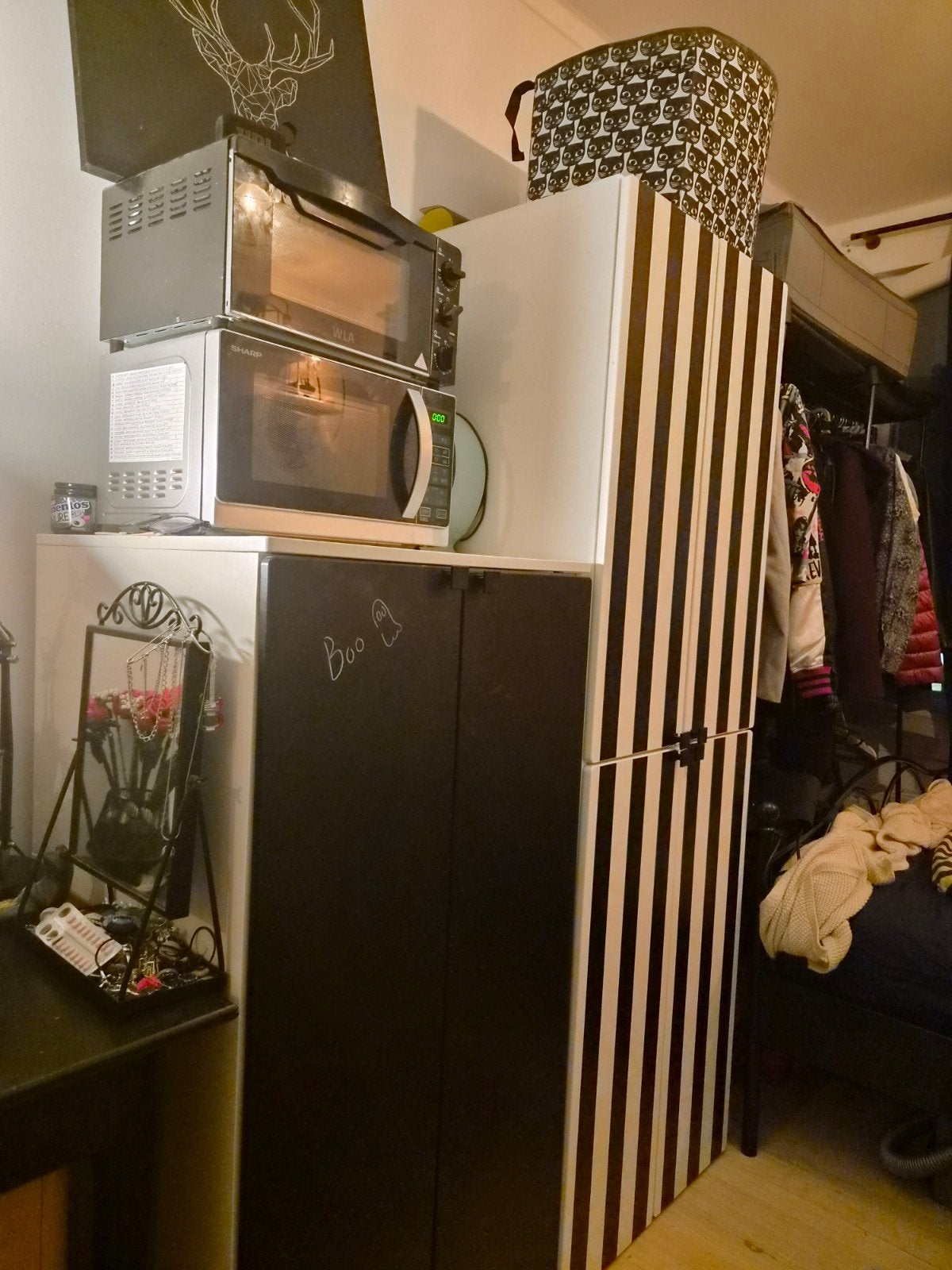 IKEA Kledingkast met Zwart-Witte Strepen, Ophalen, Overige materialen, Minder dan 50 cm, 150 tot 200 cm