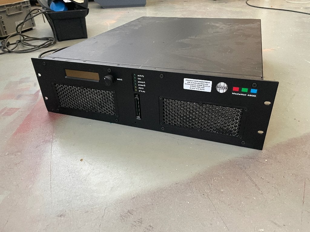 RGB MEDIAWALL 4200 MATRIX SCALER 16 IN 16 UIT, Ophalen, Gebruikt, Video