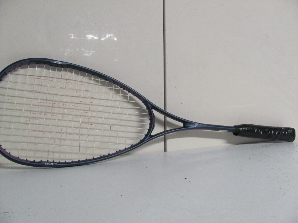 squashracket van Wilson de avenger 195g, Sport en Fitness, Ophalen of Verzenden, Zo goed als nieuw, Racket, Met hoes