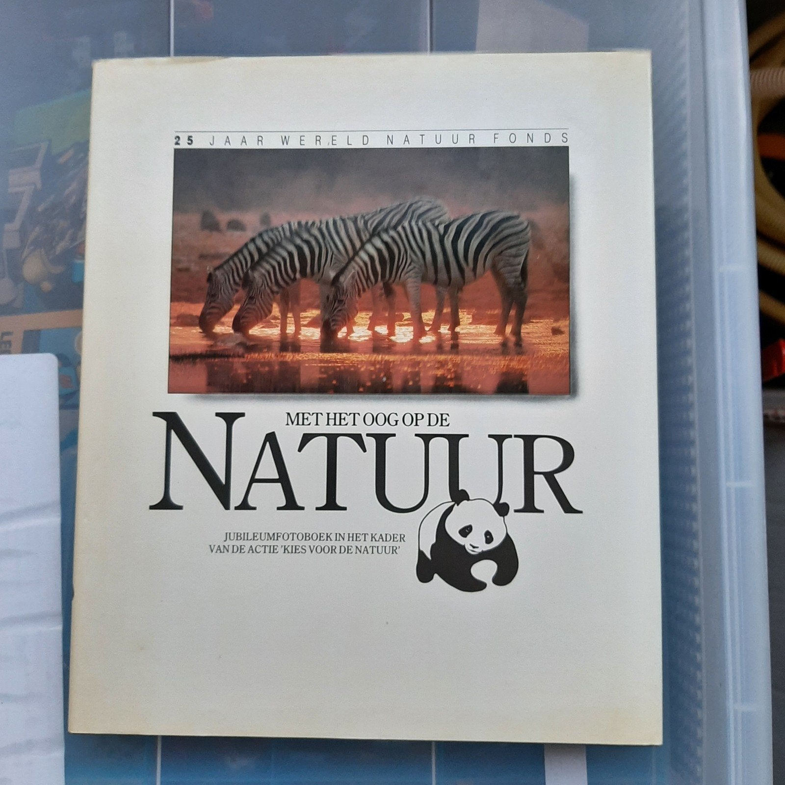 boek Met het oog op de natuur, WNF, Ophalen of Verzenden, Natuur algemeen