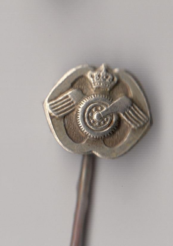 AAT Aan en Afvoertroepen embleem speldje, Verzamelen, Militaria | Algemeen, Niet vindbaar, Niet vindbaar, Nederland, Embleem of Badge