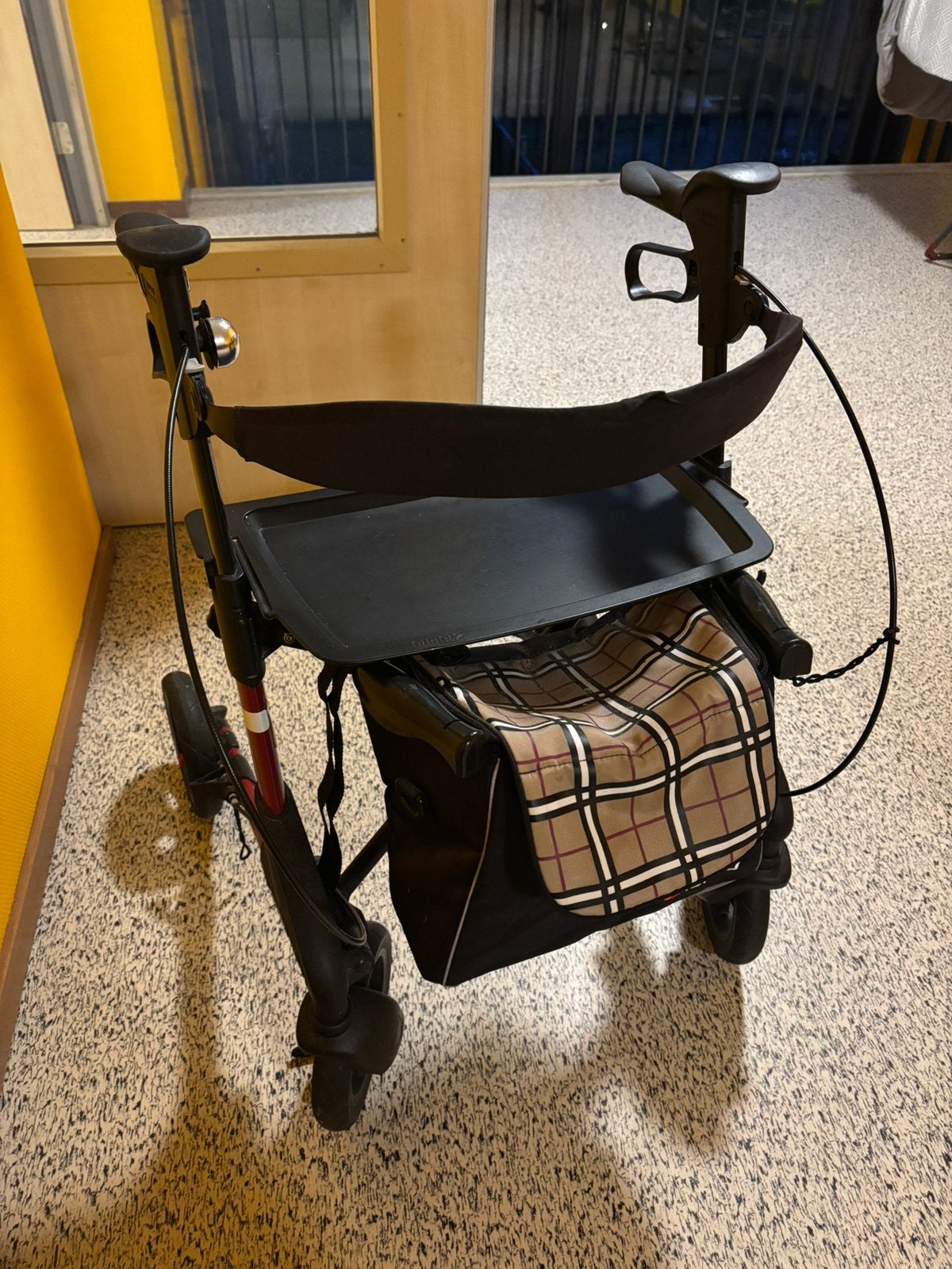TOPRO TROJA 2G Rollator opvouwbaar met dienblad en tas, Diversen, Ophalen, Opvouwbaar, Zo goed als nieuw