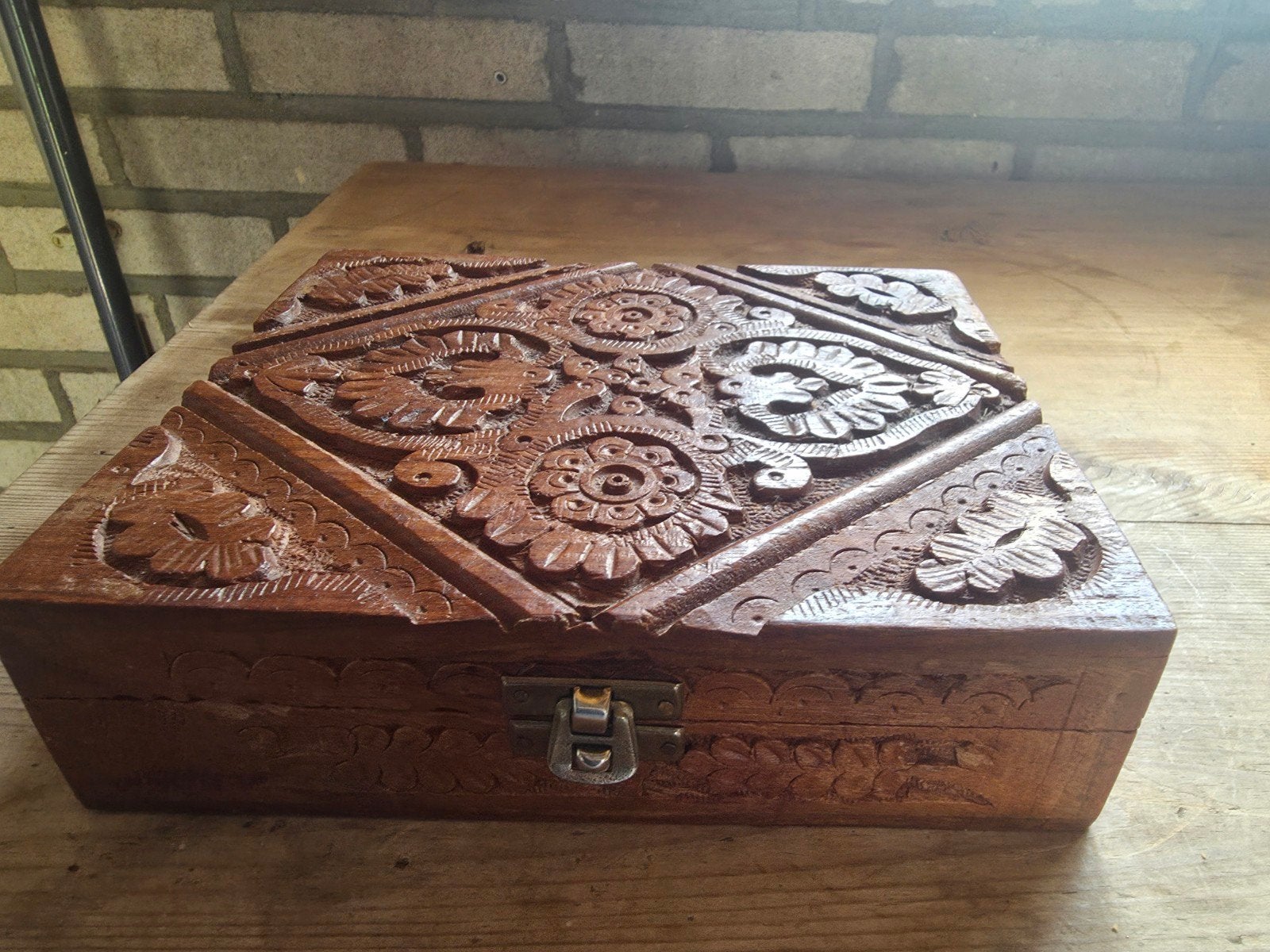 houten Kistje houtsnijwerk, Huis en Inrichting, Woonaccessoires | Kisten, Ophalen of Verzenden, Minder dan 50 cm