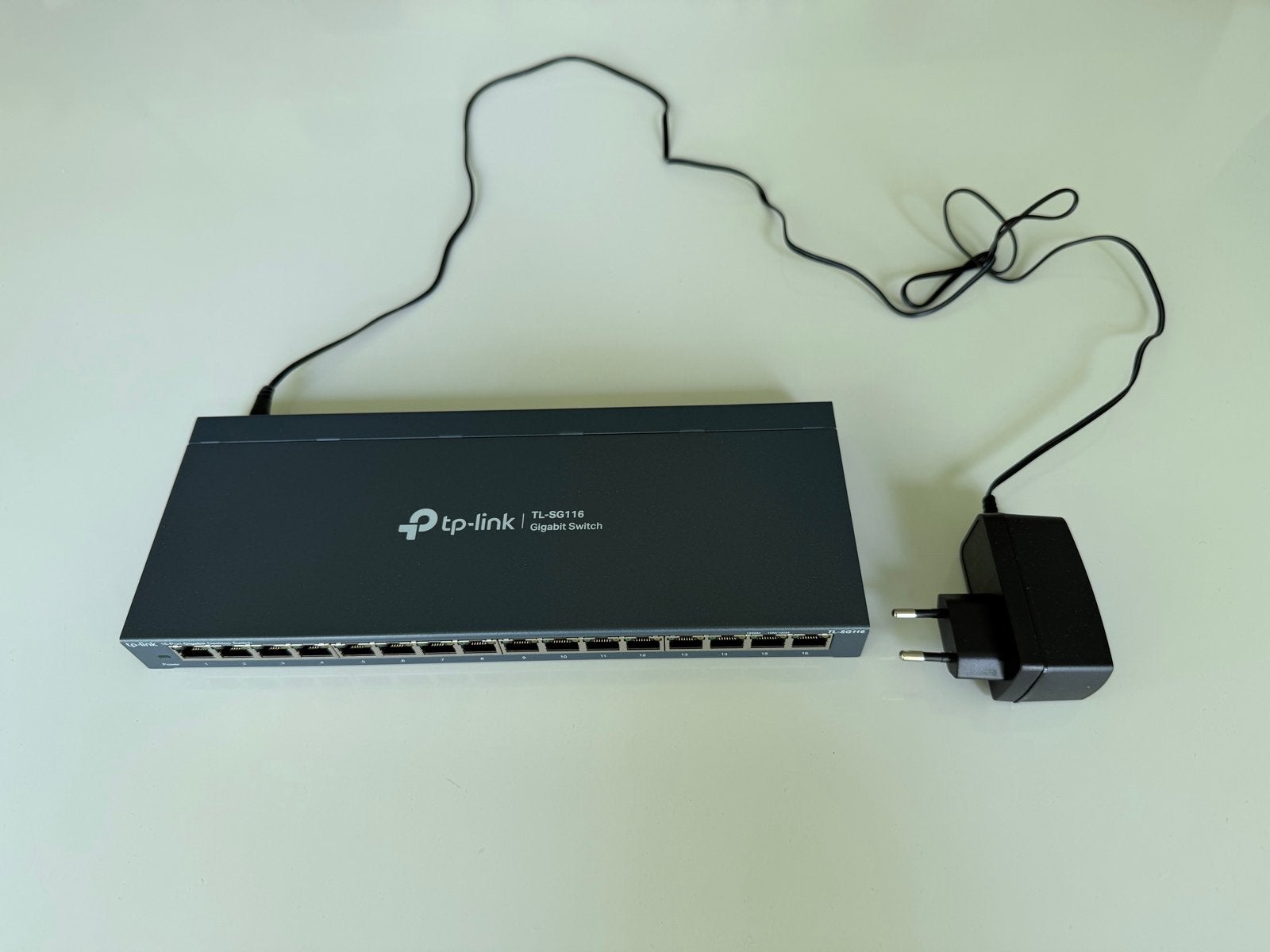 TP-Link TL-SG116 16-Poorts Gigabit Desktop Switch, Computers en Software, Netwerk switches, Ophalen of Verzenden, Zo goed als nieuw