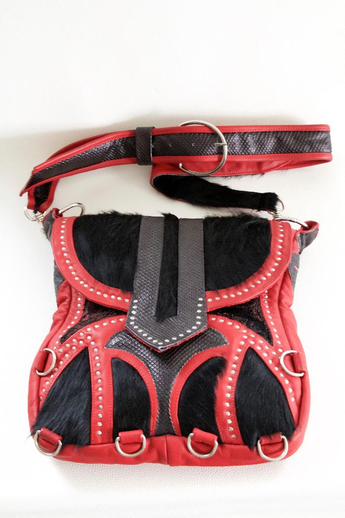 Unieke crossbody tas zwart/rood leer, Sieraden, Tassen en Uiterlijk, Tassen | Damestassen, Gebruikt, Overige typen, Rood, Ophalen of Verzenden