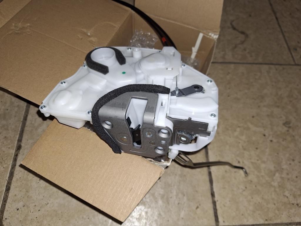 Slot centrale vergrendeling suzuki sx4 swift links voor, Auto-onderdelen, Ophalen of Verzenden, Nieuw, Suzuki