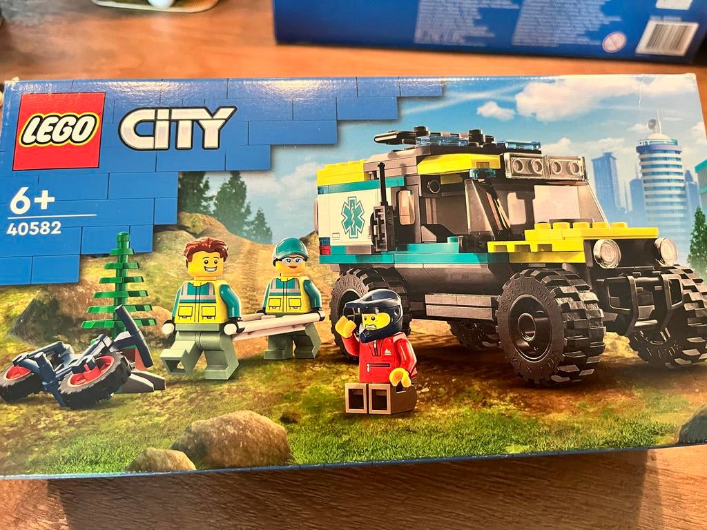 LEGO City 40582 Offroad Ambulance Reddingsvoertuig, Ophalen of Verzenden, Zo goed als nieuw