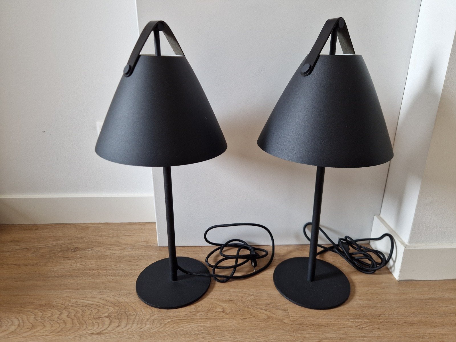 Set van 2 Nordlux Strap tafellampen, Huis en Inrichting, Lampen | Tafellampen, Zwart, Ophalen, Nordlux, Design