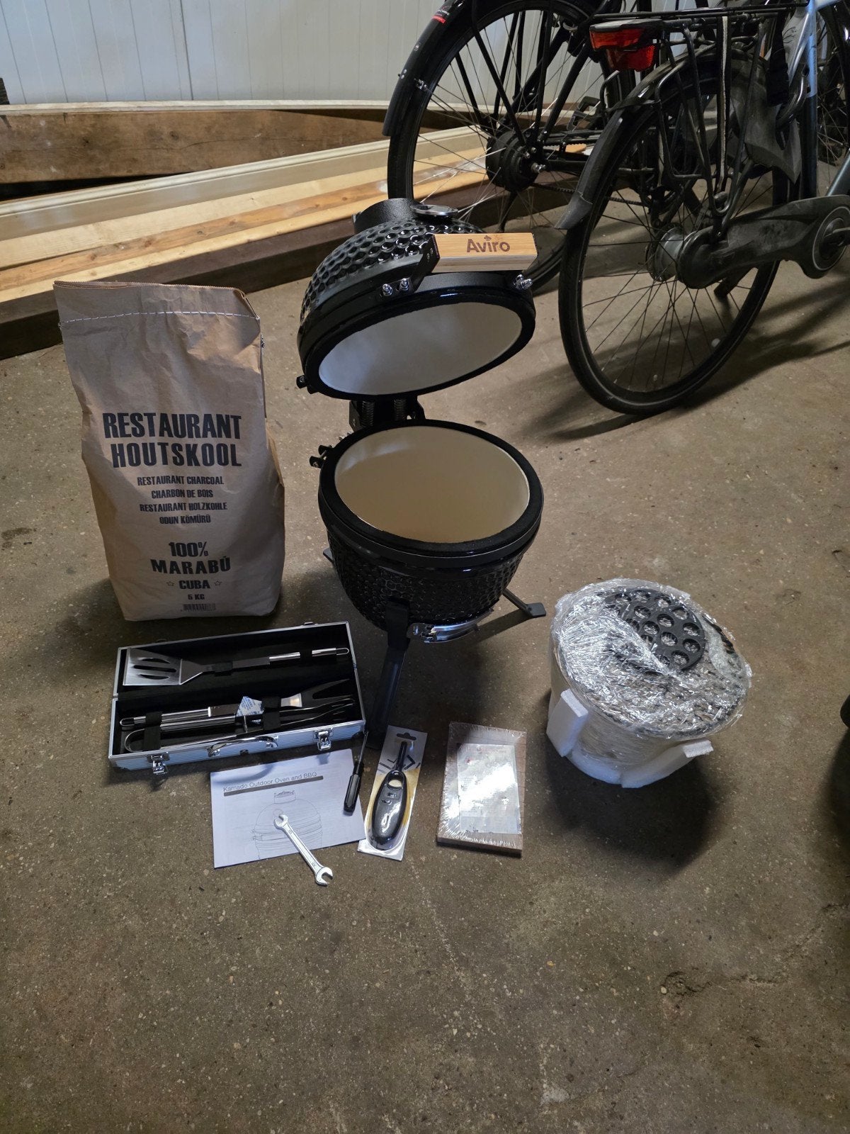 Kamado Outdoor Oven and BBQ zwart, Ophalen, Nieuw, Kamado barbecue, Met accessoires