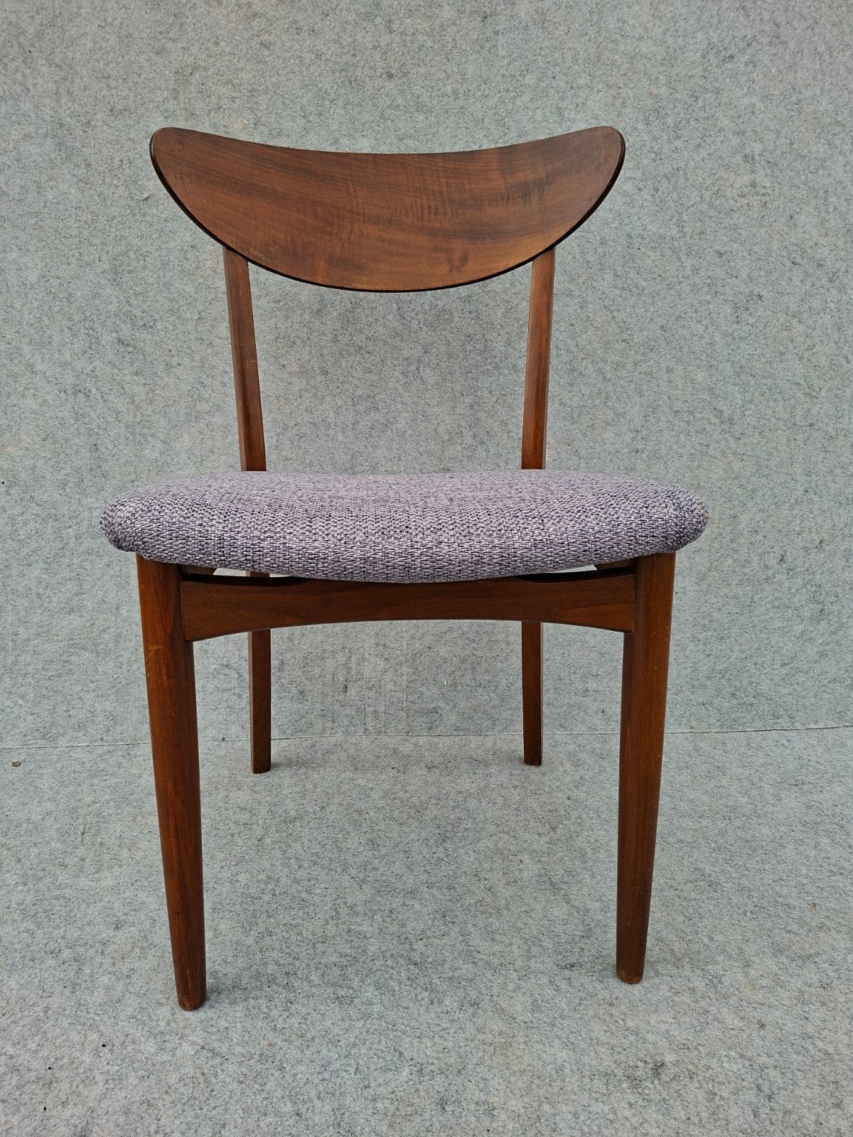 Vintage Deense Teak Stoel met Paarse Stoffen Bekleding, Hout, Overige kleuren, Vintage stoel, deens, paars, Ophalen of Verzenden