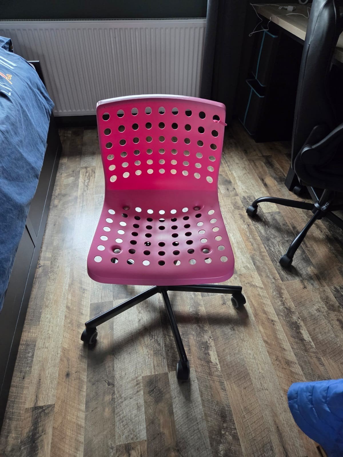 Roze bureaustoel met wieltjes, Ophalen of Verzenden, Gebruikt, Roze, Bureaustoel