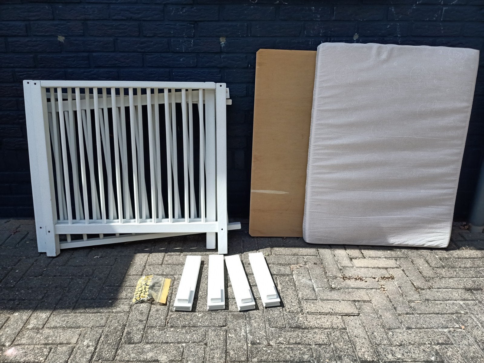 Witte box met gebruikssporen. Kan nog een ronde mee!, Kinderen en Baby's, Ophalen, Gebruikt