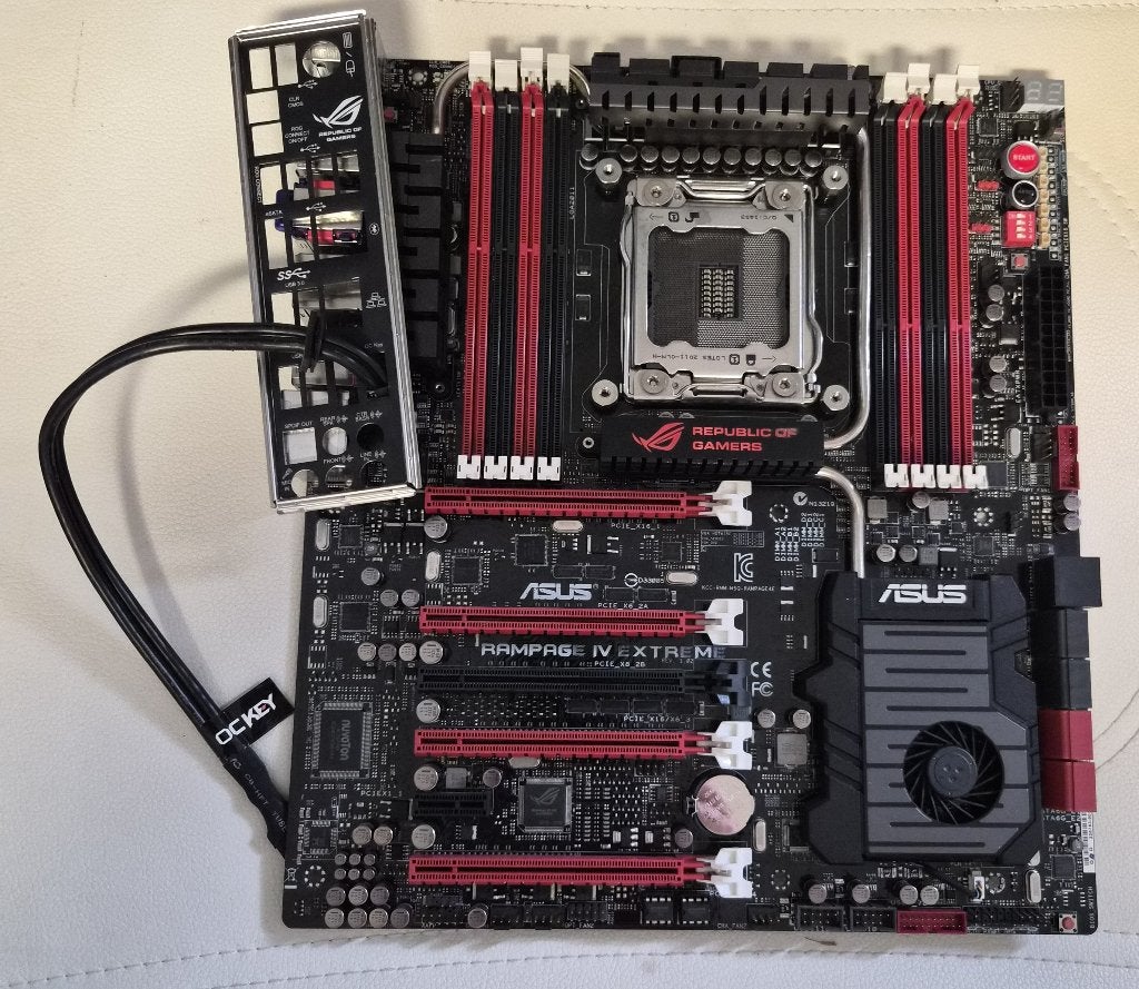 Asus RAMPAGE IV EXTREME ROG R4E Desktop Board, LGA 2011, Computers en Software, Asus, Gebruikt, Asus, Verzenden