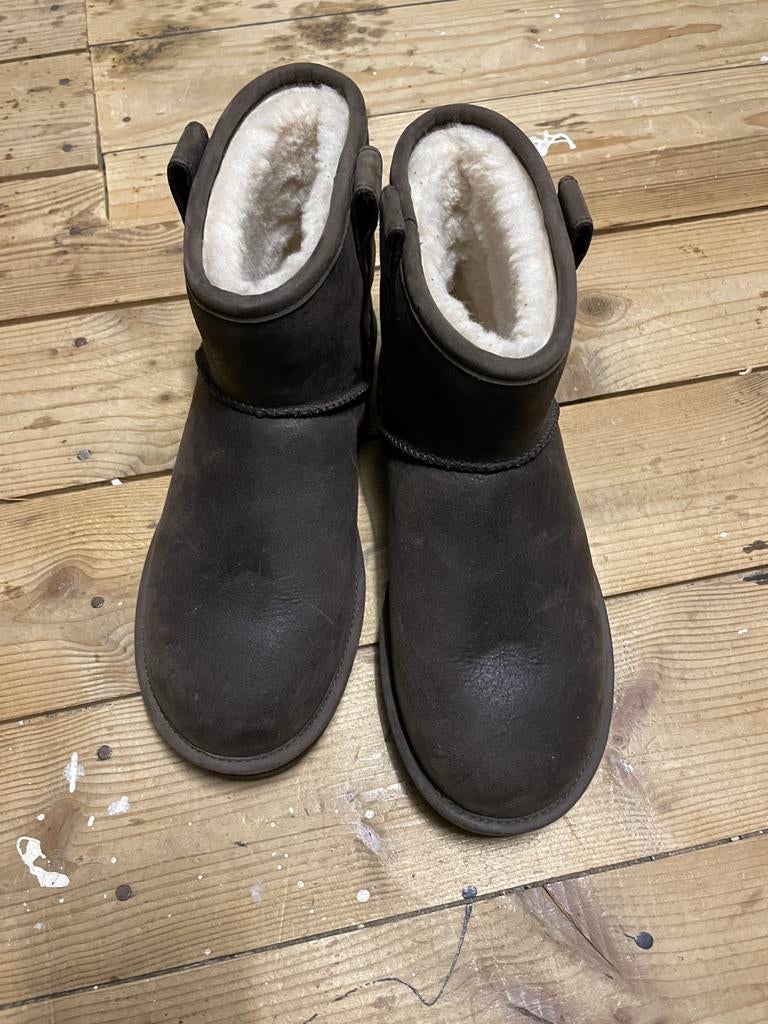 UGG heren winter boots maat 39.5, Ophalen of Verzenden, Zo goed als nieuw, Jongen, Laarzen