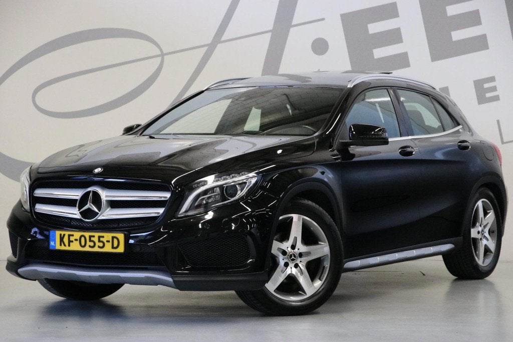 Mercedes-Benz GLA-klasse 200 Edition 1/ AMG-pakket/ Trekhaak, Auto's, Mercedes-Benz, 715 kg, Zwart, Bedrijf, 1335 kg