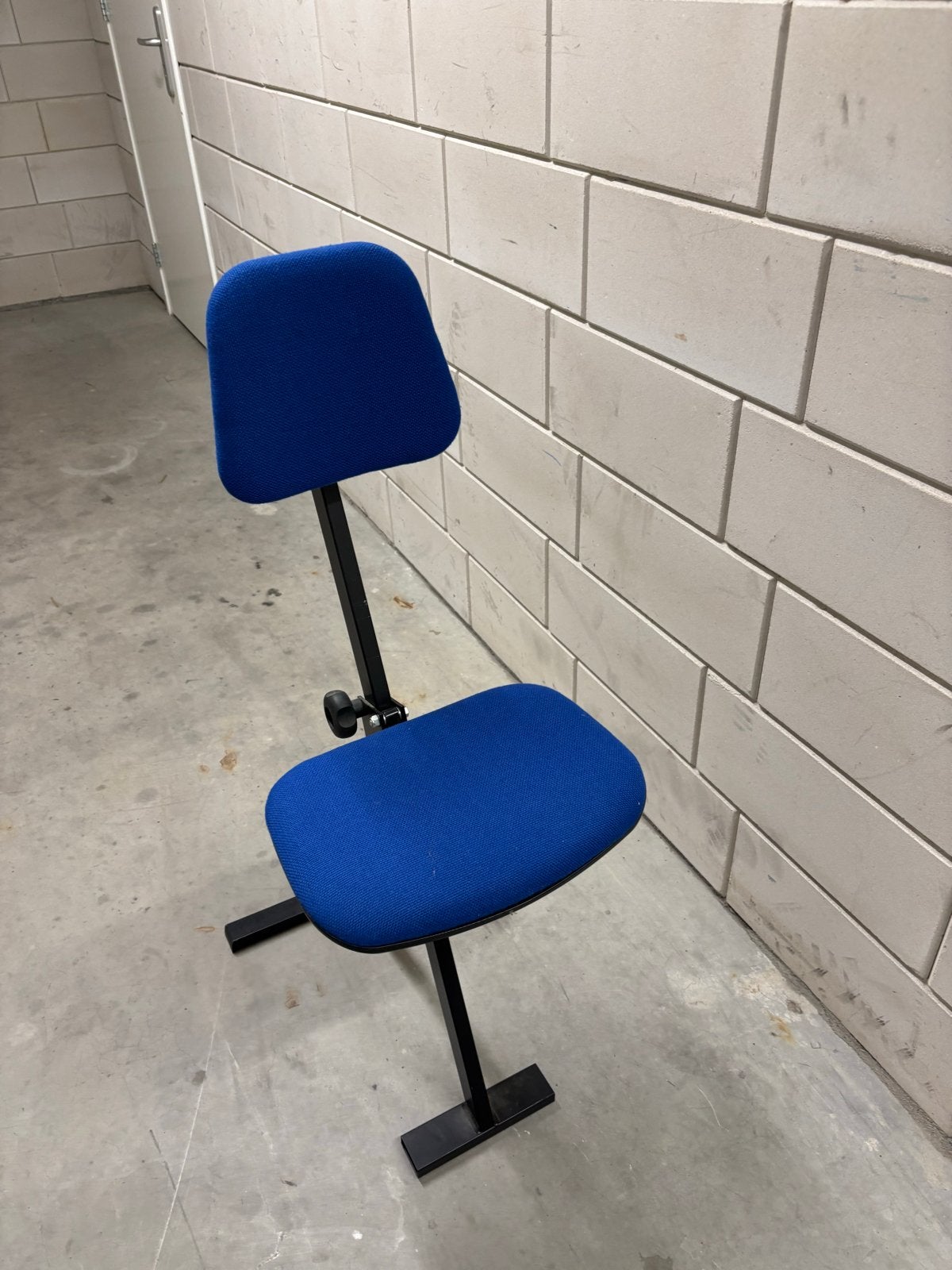 Ergonomische kniestoel - Blauw, Gebruikt, Blauw, Ophalen of Verzenden, Bureaustoel
