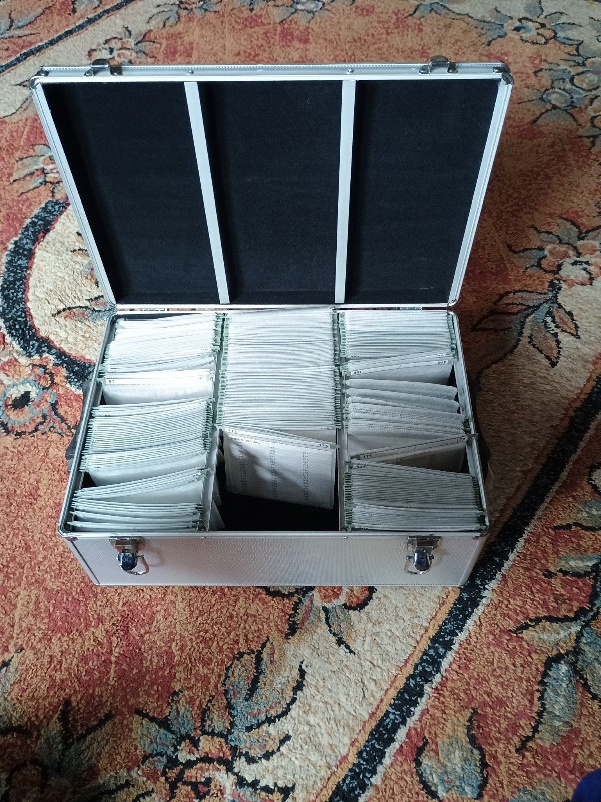 CD Koffer, Alle leeftijden, Ophalen, Zo goed als nieuw