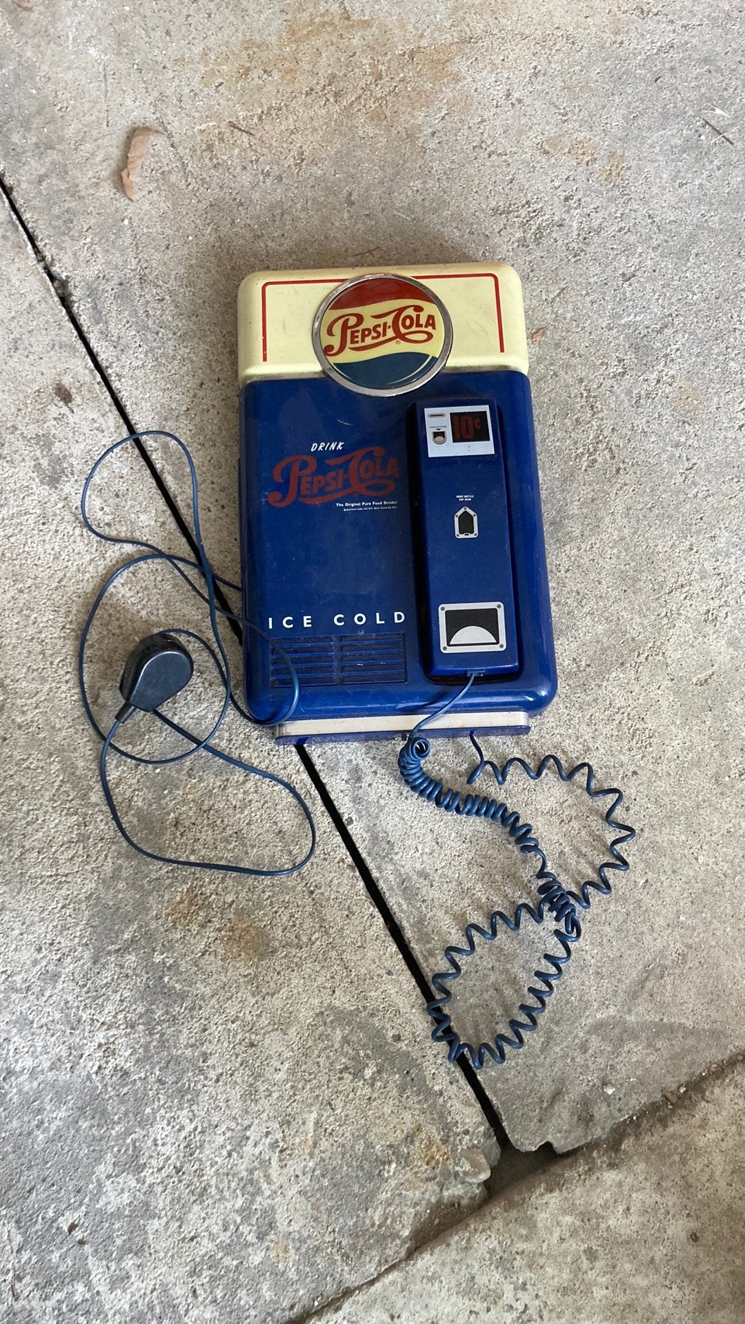 Pepsi-cola telefoon, Ophalen