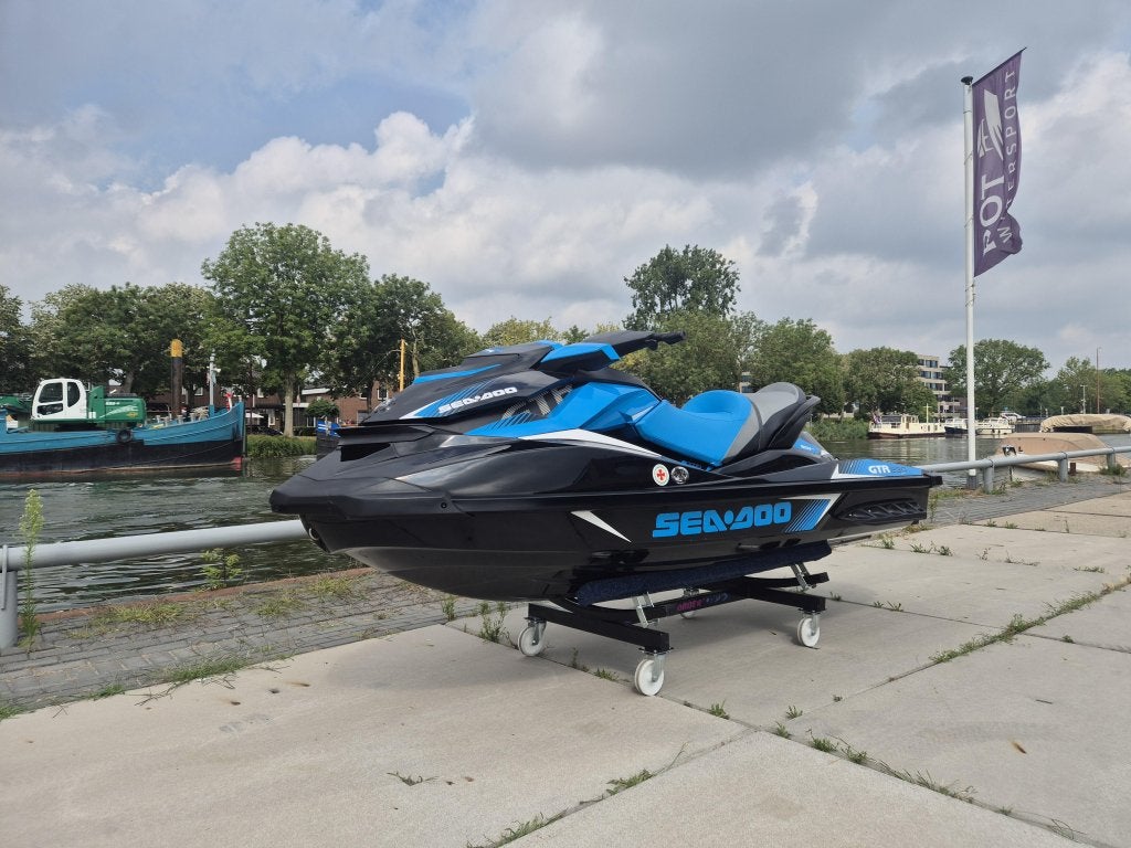 SEA-DOO GTR 230 (2017) 52 VAARUREN IN nieuwstaat!, Watersport en Boten, Niet ingevuld, Niet ingevuld, Zo goed als nieuw, Benzine