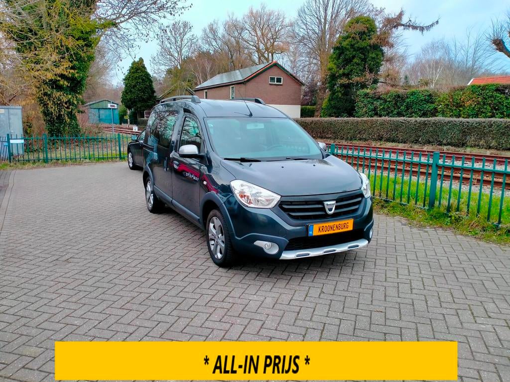 Dacia DOKKER 1.2 TCe S&S Stepway airco cruise navi trekhaak, Auto's, Dacia, Voorwielaandrijving, 12 maanden, Stof, Gebruikt
