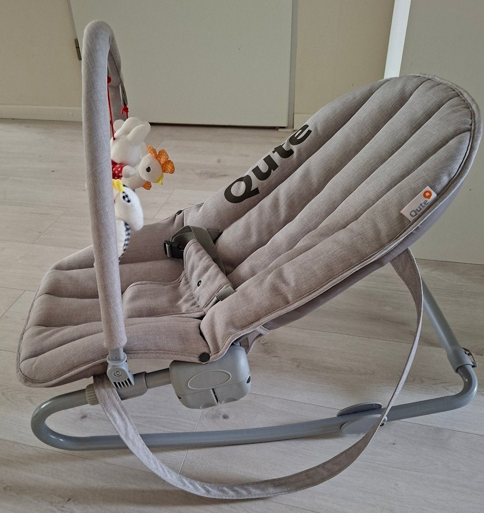 Qute Wipstoel met Speelboog - Zo goed als nieuw, Kinderen en Baby's, Wipstoeltjes, Ophalen, Zo goed als nieuw, Wipstoel, Overige merken