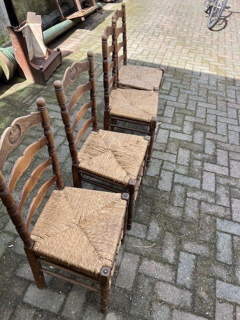 4 stoelen met rieten zitting, Ophalen, Gebruikt, Bruin, Twee