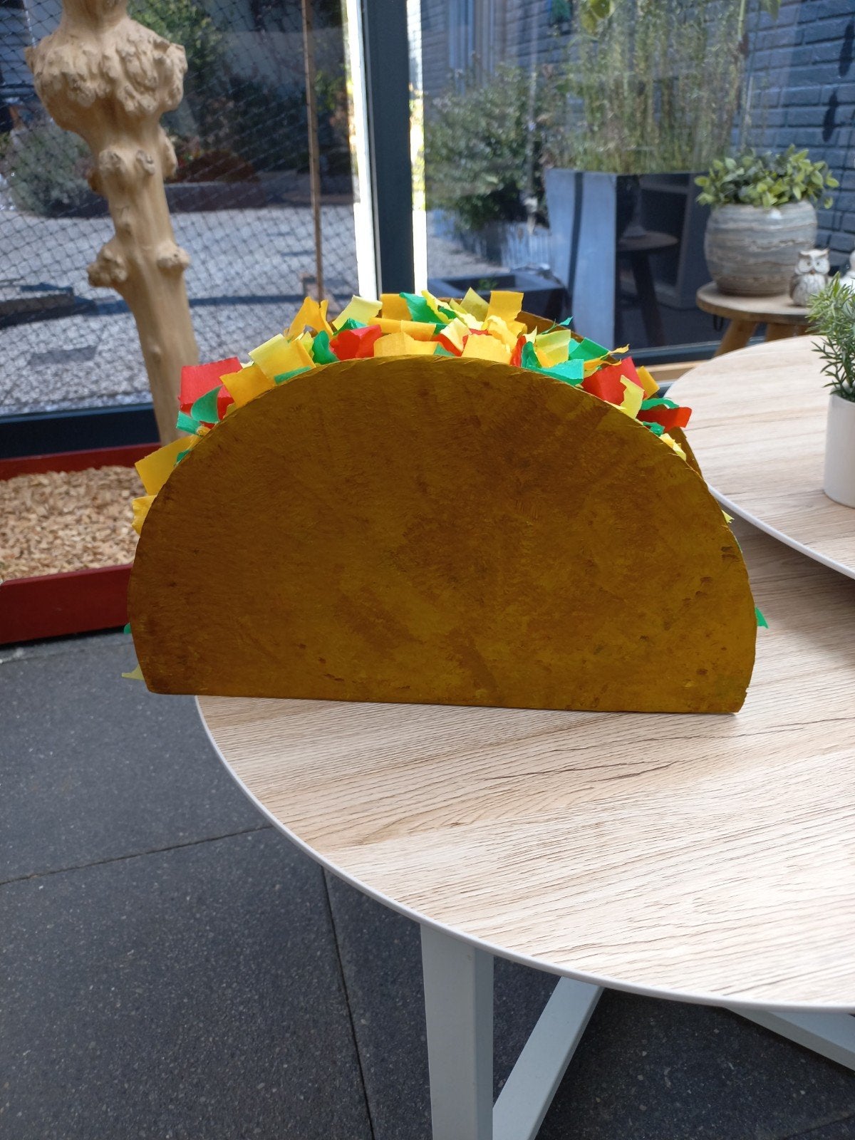 Decoratieve Taco van Karton en Crêpepapier, Ophalen, Zo goed als nieuw, Papier of Karton, Knutselwerk