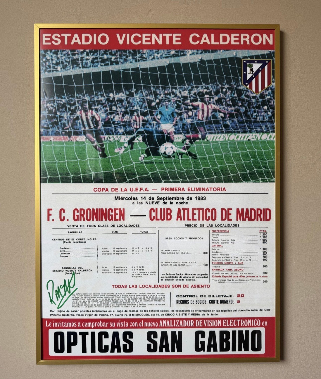 Gesigneerde voetbalposter Atletico Madrid-FC Groningen, Ophalen of Verzenden, Nieuw, Overige binnenlandse clubs, Poster, Plaatje of Sticker