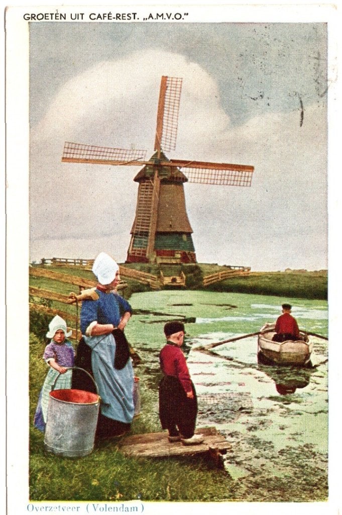 Oude Ansichtkaart Volendam Overzetveer Molen Klederdracht, Ophalen of Verzenden, 1940 tot 1960, Gelopen, Noord-Holland