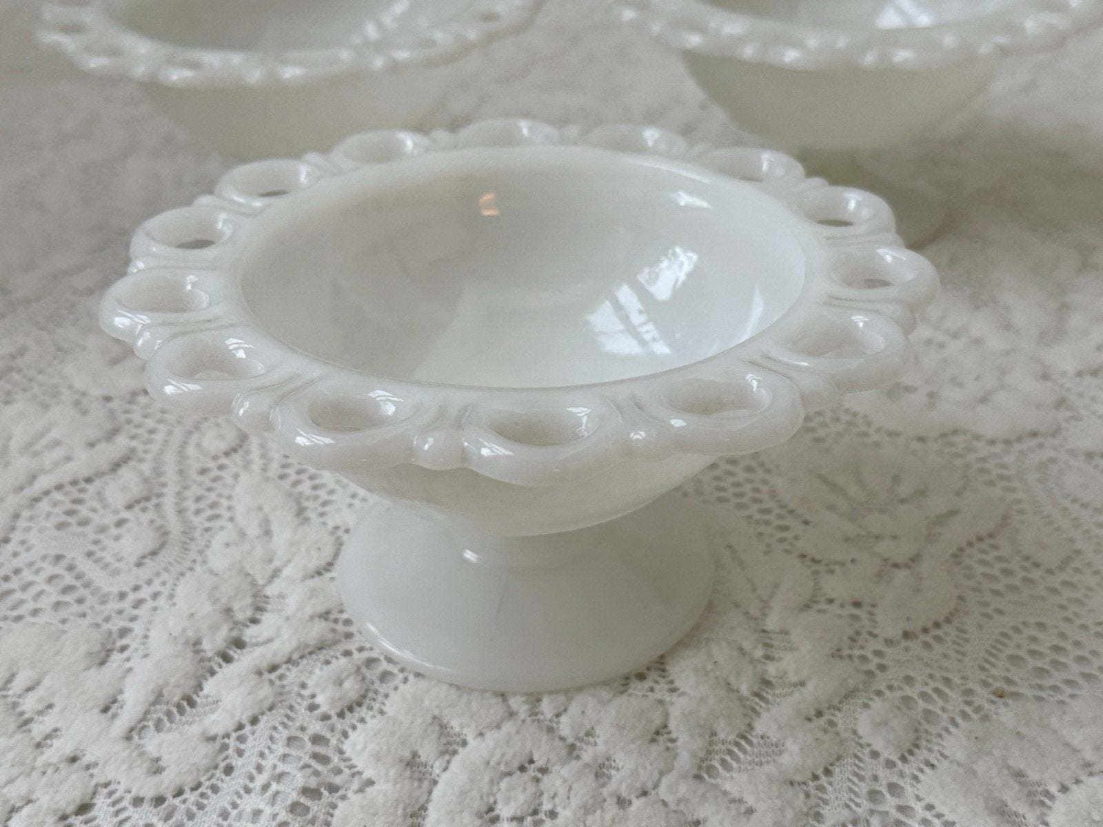 Set van 3 Vintage Anchor Hocking Melkglas Dessertcoupes -, Antiek en Kunst, Ophalen of Verzenden