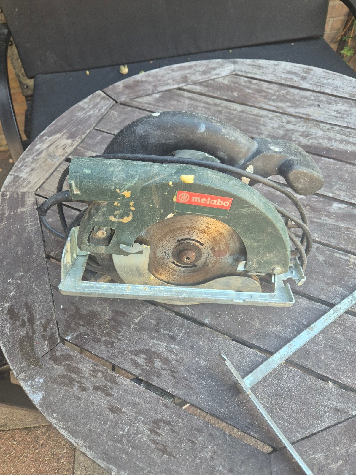 Metabo Cirkelzaag KS Euro 1010W - Gebruikt, Gebruikt, Cirkelzaag, 70 mm of meer, 600 tot 1200 watt