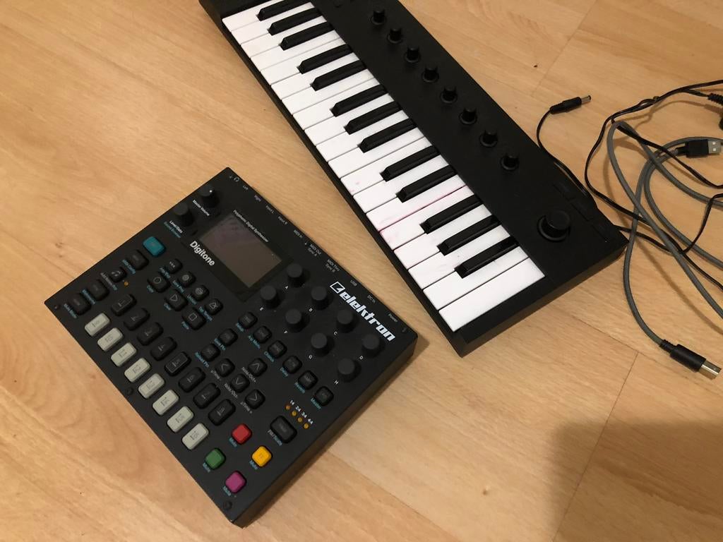 Digitone 280EUR / Pick up - Amsterdam, Muziek en Instrumenten, Ophalen of Verzenden, Zo goed als nieuw