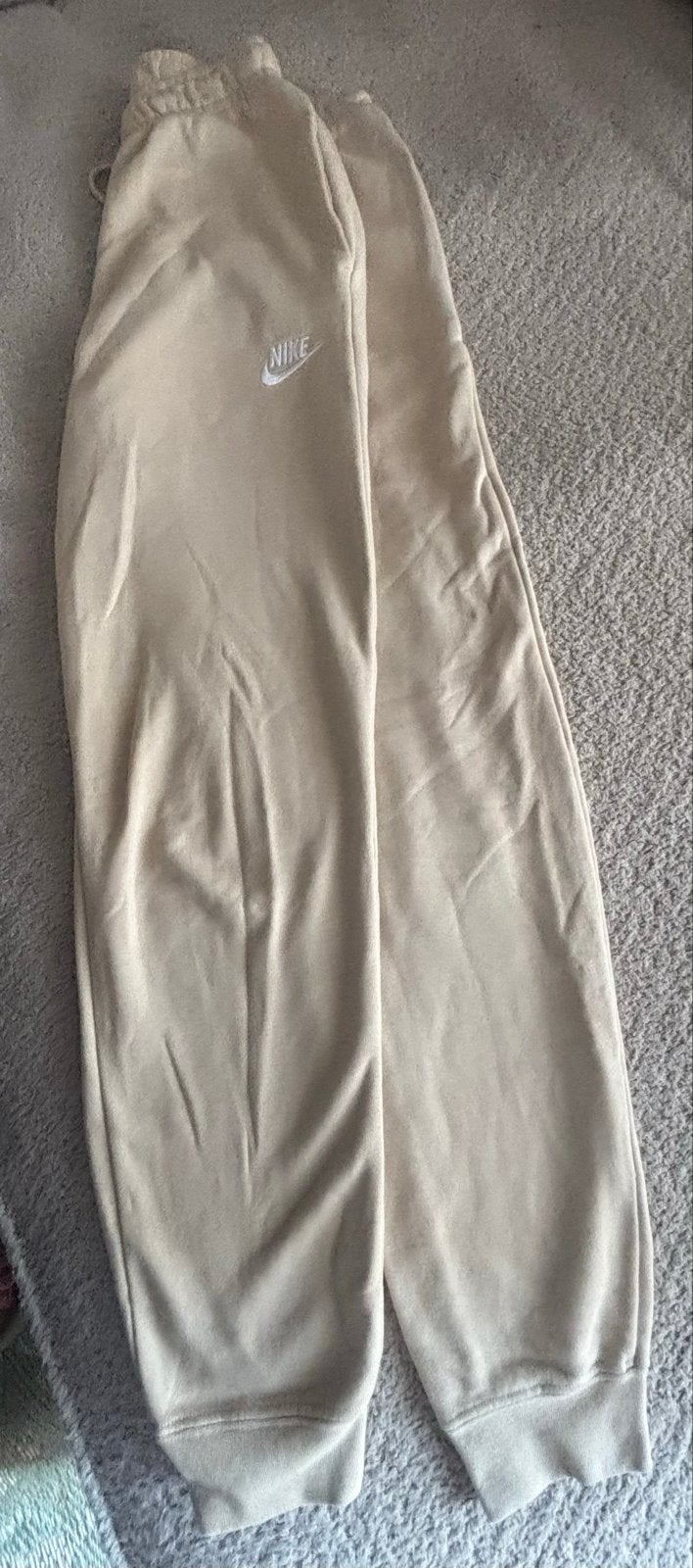 Nike joggingbroek maat XS -, Kleding | Dames, Beige, Overige typen, Ophalen of Verzenden, Maat 34 (XS) of kleiner