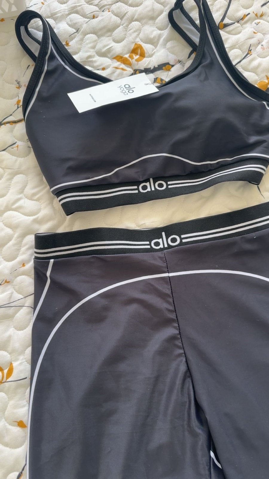 Alo Yoga Leggings en Sport-bh Set Zwart Maat S, Zwart, Nieuw, Ophalen of Verzenden, Maat 36 (S)
