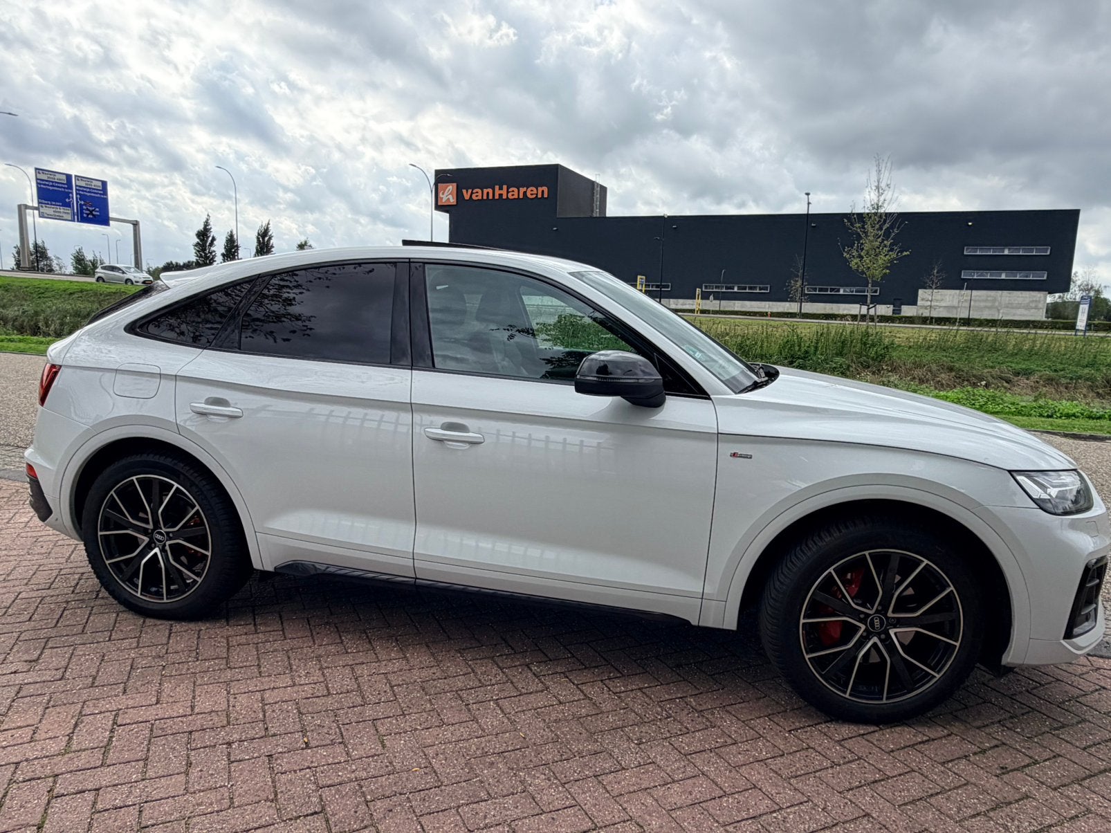 Audi Q5 sportback 55 Tfsi e 367pk S Tronic Quattro 2021 Wit, Auto's, Automaat, Zwart, Wit, Plug-in hybride