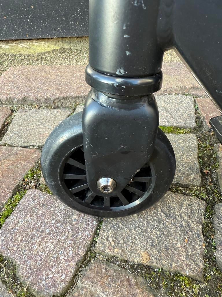 Black Dragon mooiee stunt step, Fietsen en Brommers, Steps, Ophalen of Verzenden, Gebruikt, Gewone step