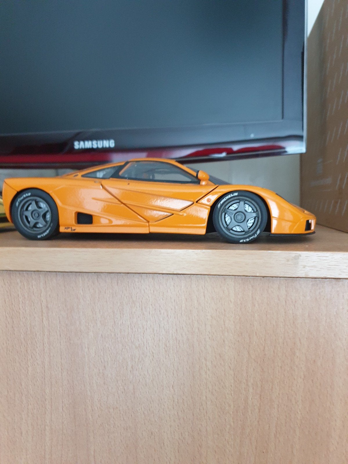 Set van 2 modelauto's: Ferrari F40 en McLaren F1, Hobby en Vrije tijd, Modelauto's | 1:18, Ophalen of Verzenden