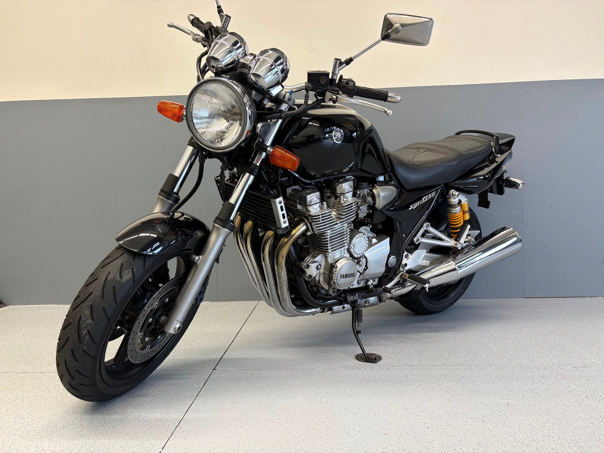 Yamaha Tour XJR 1300 / FULL BLACK / IN NIEUW STAAT / ÖHLINS, Motoren, Sportuitlaat, Meer dan 35 kW, Toermotor, Handgeschakeld
