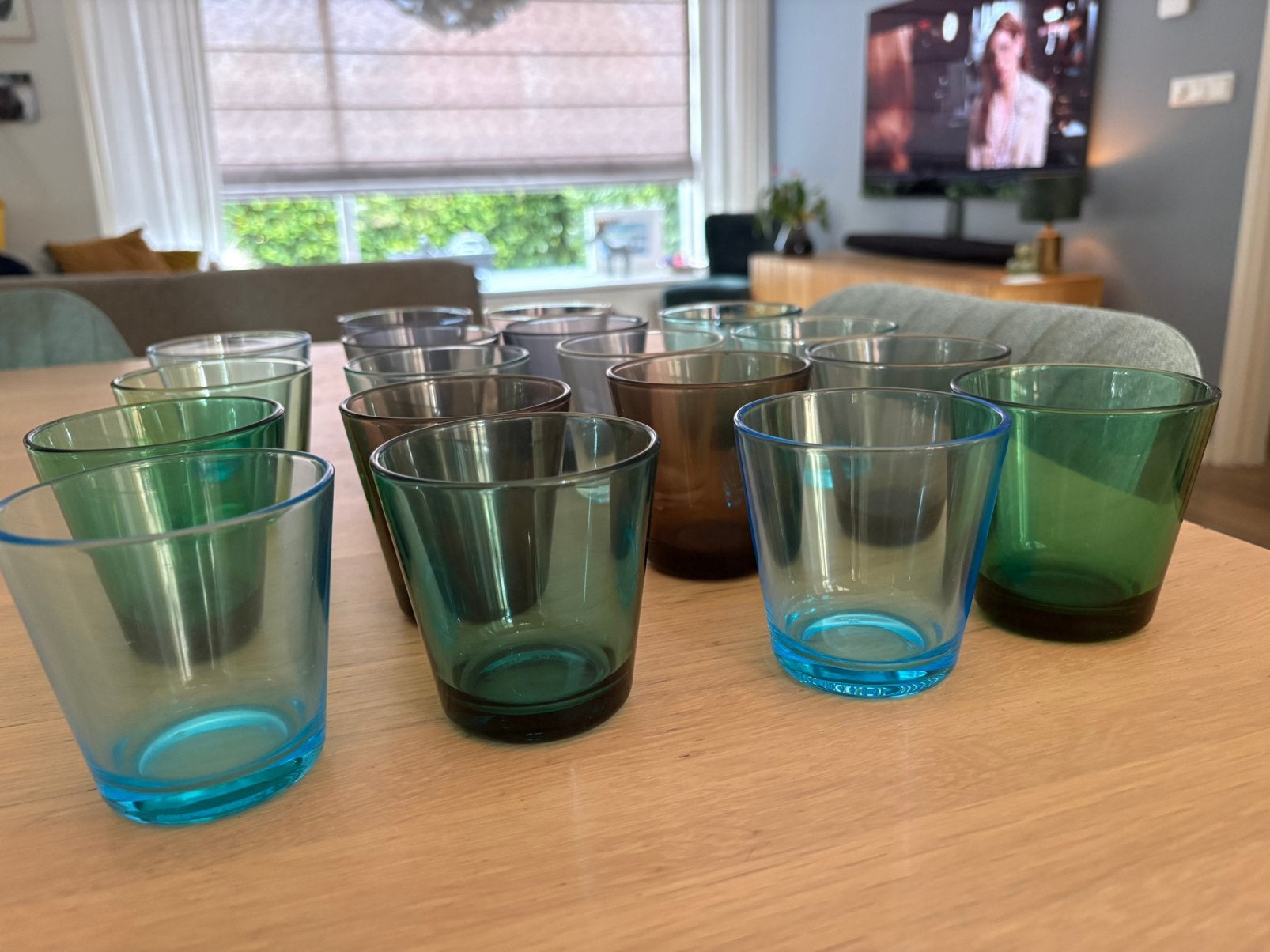 18 kleine Iittala-waterglazen in diverse kleuren, Ophalen of Verzenden, Zo goed als nieuw, Overige typen