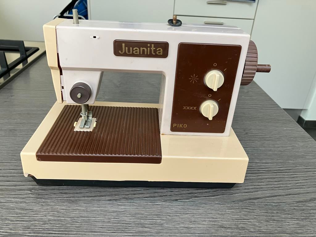 Juanita kindernaaimachine vintage, Antiek en Kunst, Antiek | Naaimachines, Ophalen of Verzenden
