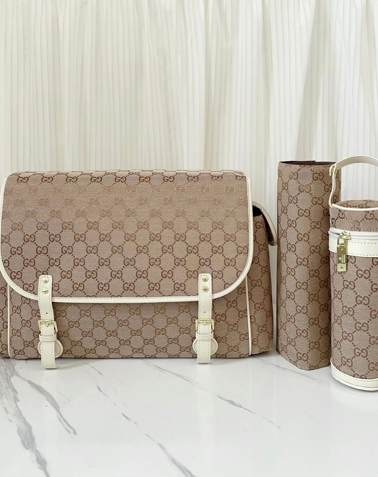 NIEUW GUCCI Luiertas Set met Fleshouder en Verschoonmat, Kinderen en Baby's, Overige merken, Nieuw, Flessenhouder, Beige