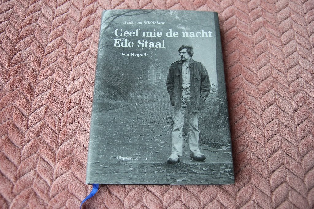 Geef mie de nacht. Ede Staal een biografie, Ophalen of Verzenden, Gelezen