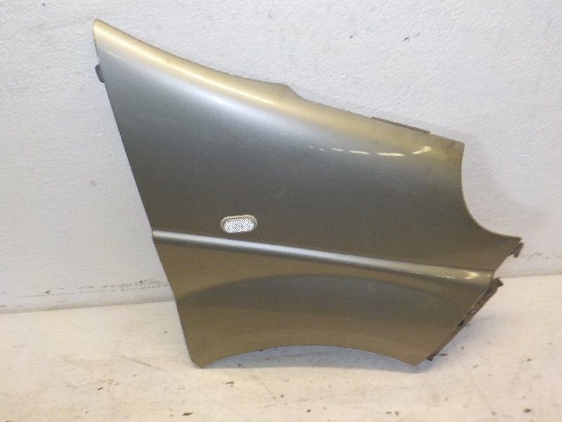 Spatbord rechts voor Renault Trafic, Onderdelen@venauto.nl, Van der Ven Autorecycling B.V., Gebruikt, Ettenseweg 76, 4706 PB Roosendaal, The Netherlands